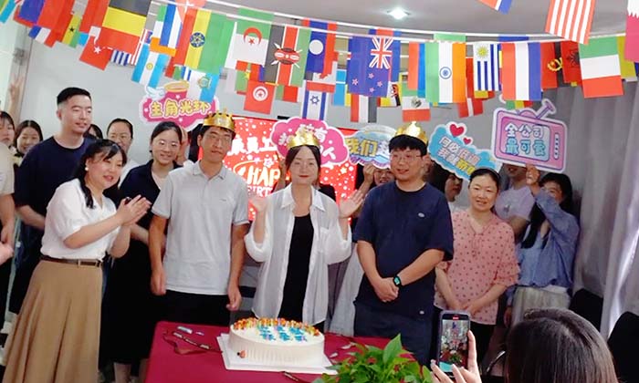 八月員工生日會(huì)：凝聚團(tuán)隊(duì)力量，共筑破碎設(shè)備新輝煌